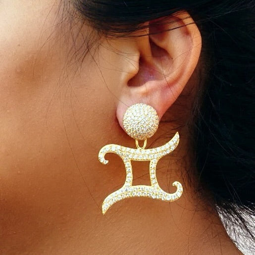 Embracing the Fabulosity of a Gemini Woman: Unveiling Her Unique Jewelry Preferences