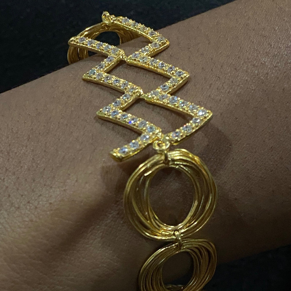 
            
                Load image into Gallery viewer, Twin Elegance Bracelet Gold Aquarius Tibisiri Zodiac Bracelet 18k sterling vermeil demi-fine jewelry
            
        