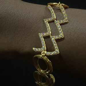 
            
                Load image into Gallery viewer, Twin Elegance Bracelet Gold Aquarius Tibisiri Zodiac Bracelet 18k sterling vermeil demi-fine jewelry
            
        